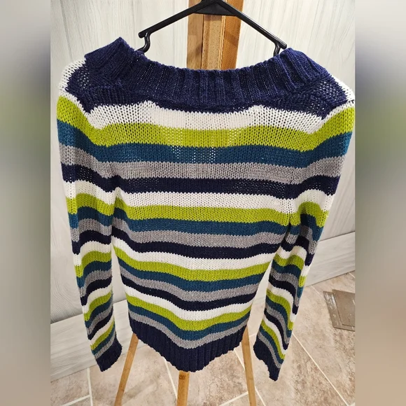 Sweater - Picture 2 of 5